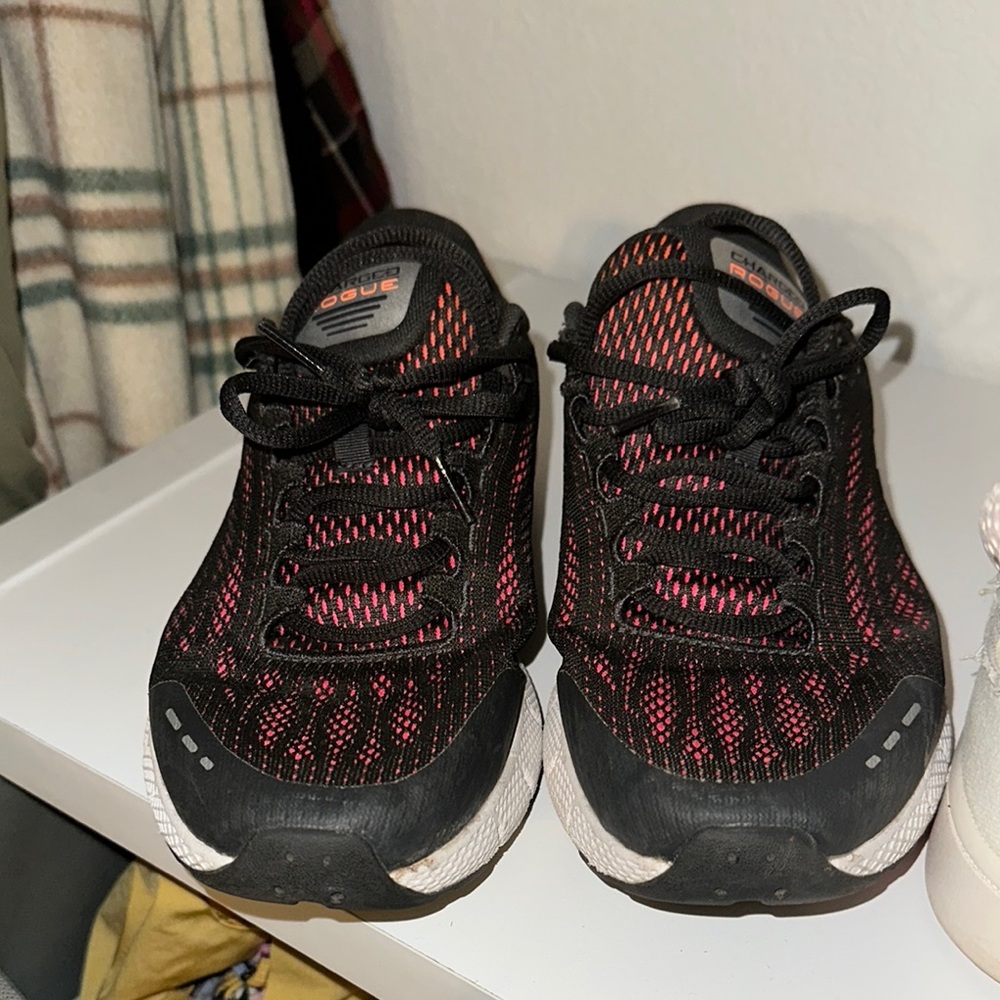 Women’s Under Armour Black and pink Sneakers